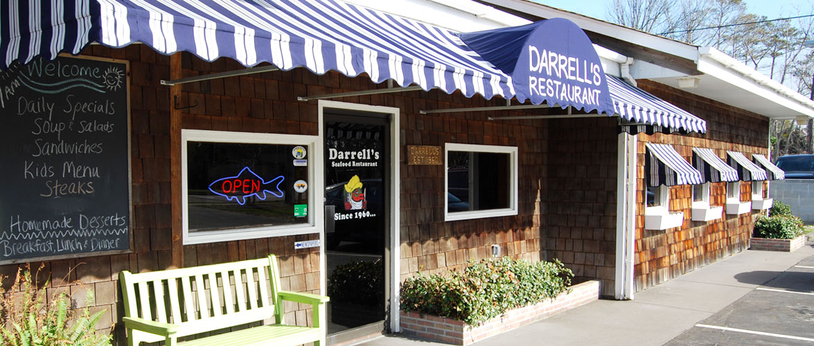 Darrell's Seafood Restaurant exterior in Manteo